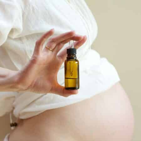 Este sigur să folosești uleiuri CBD în timpul sarcinii?